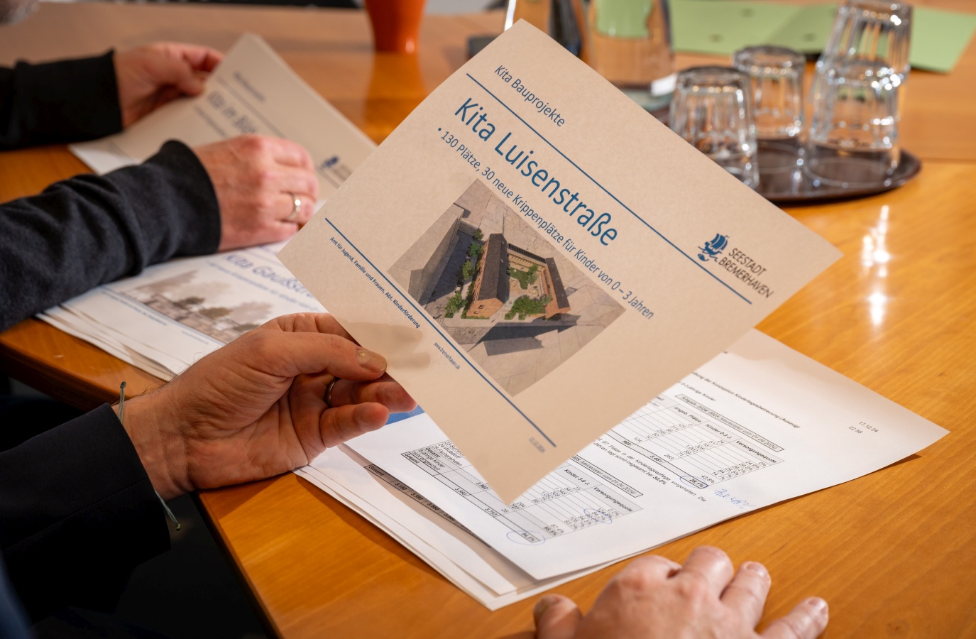 NZ-Gespräch zum Ausbau Bremerhavener Kindertagesstätten mit Stadtrat Martin Günthner und Abteilungsleiter Robert Reichstein.