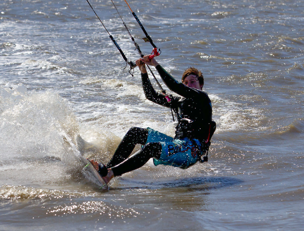 Kite-Surfer auf Meer