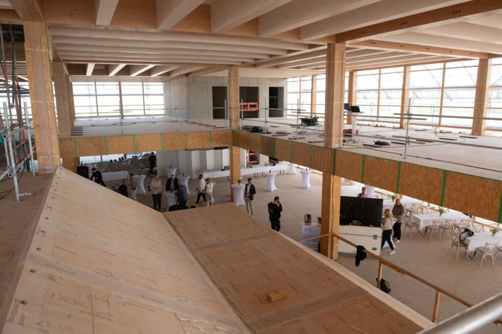 Veranstaltung auf einer Baustelle.
