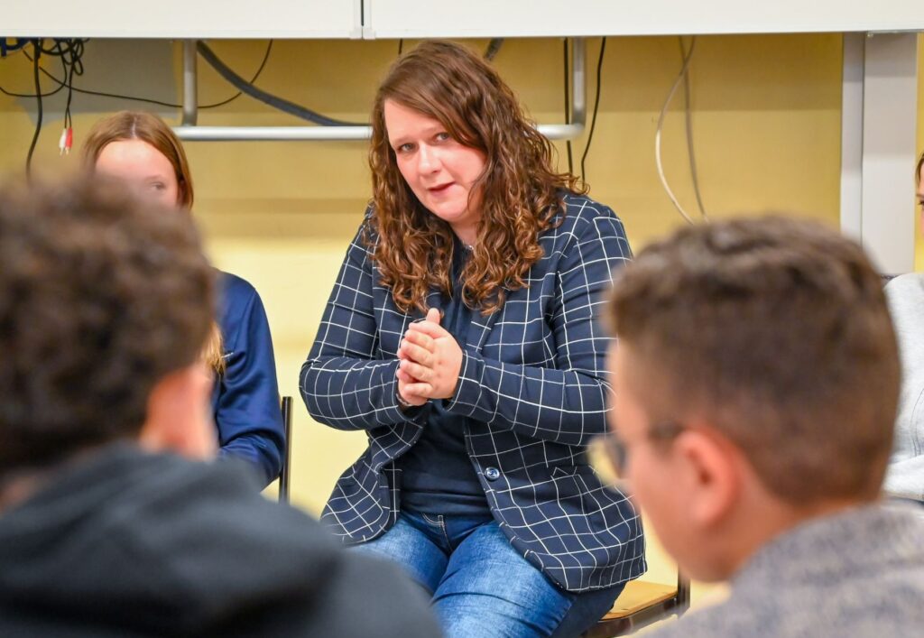 Lehrerin Katharina Mahnken unterrichtet seit diesem Schuljahr wieder an der Johann-Gutenberg-Schule.
