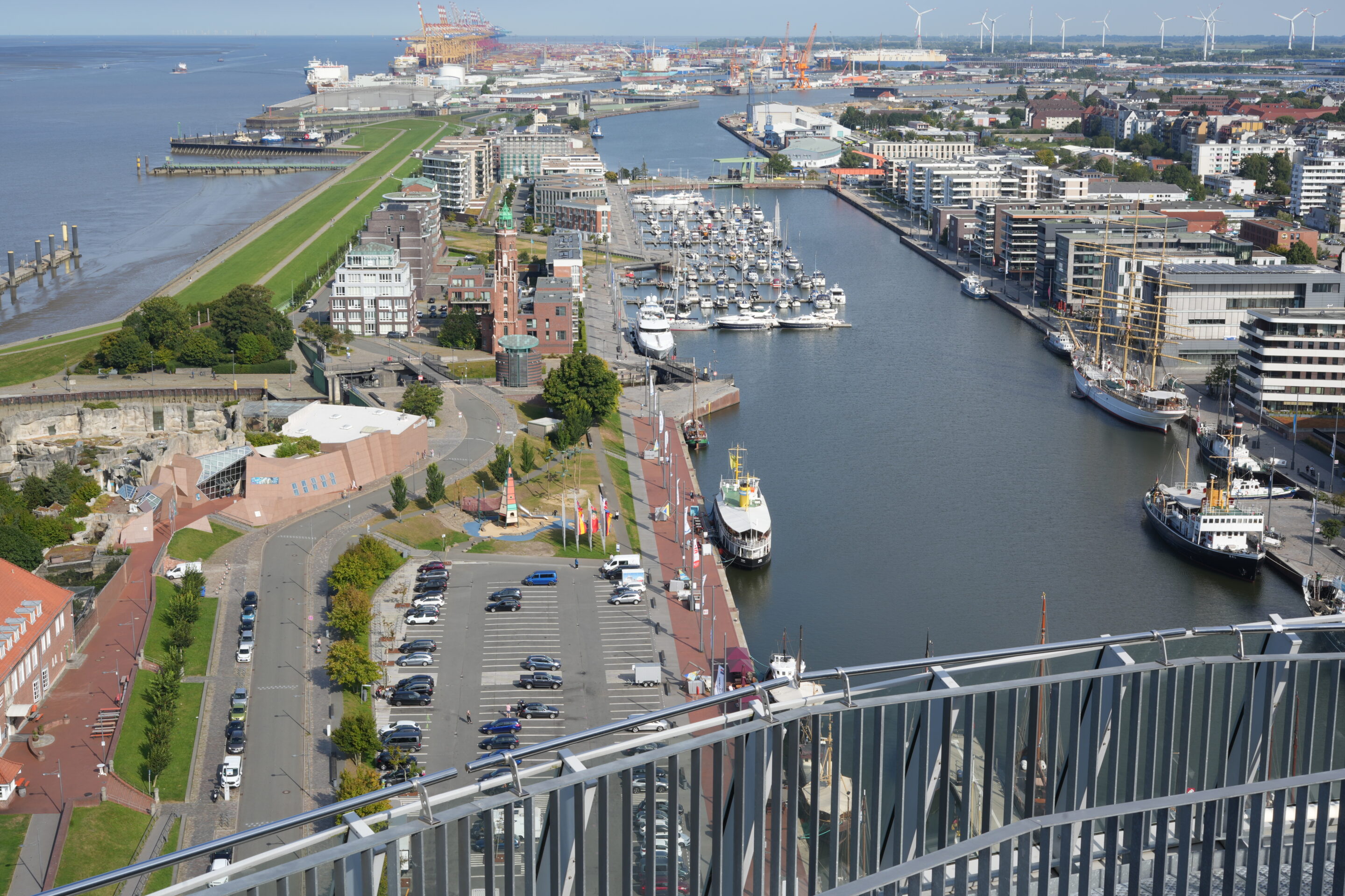 Aussichtsplattform Sail City