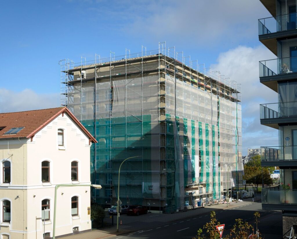 Die Baustelle des Premier Inn in der Nähe des Weserdeichs in Bremerhaven. Hier entsteht ein neues Hotel.