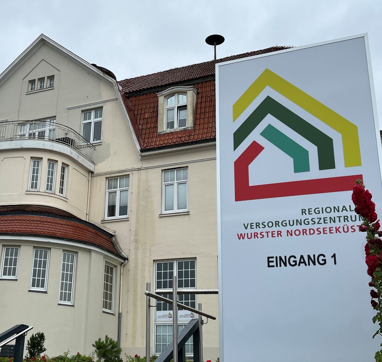 Alles unter einem Dach: Haus- und Fachärzte, Physio- und Ergotherapie, Pflege, Beratung und Selbsthilfegruppen. Das Medizinische Versorgungszentrum (MVZ) in Nordholz ist ein Vorzeigeprojekt.
