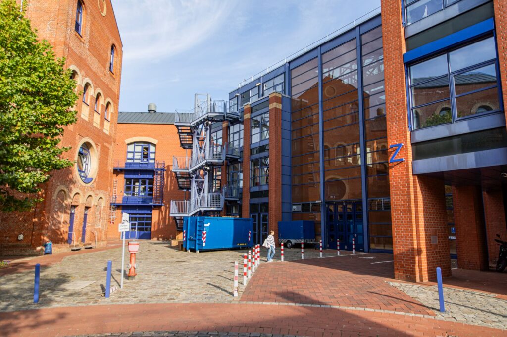 Die Hochschule Bremerhaven will weiter wachsen: Im neuen Wissenschaftsplan 2030 des Senats wird eine Zielzahl von 3600 Studierenden angestrebt.