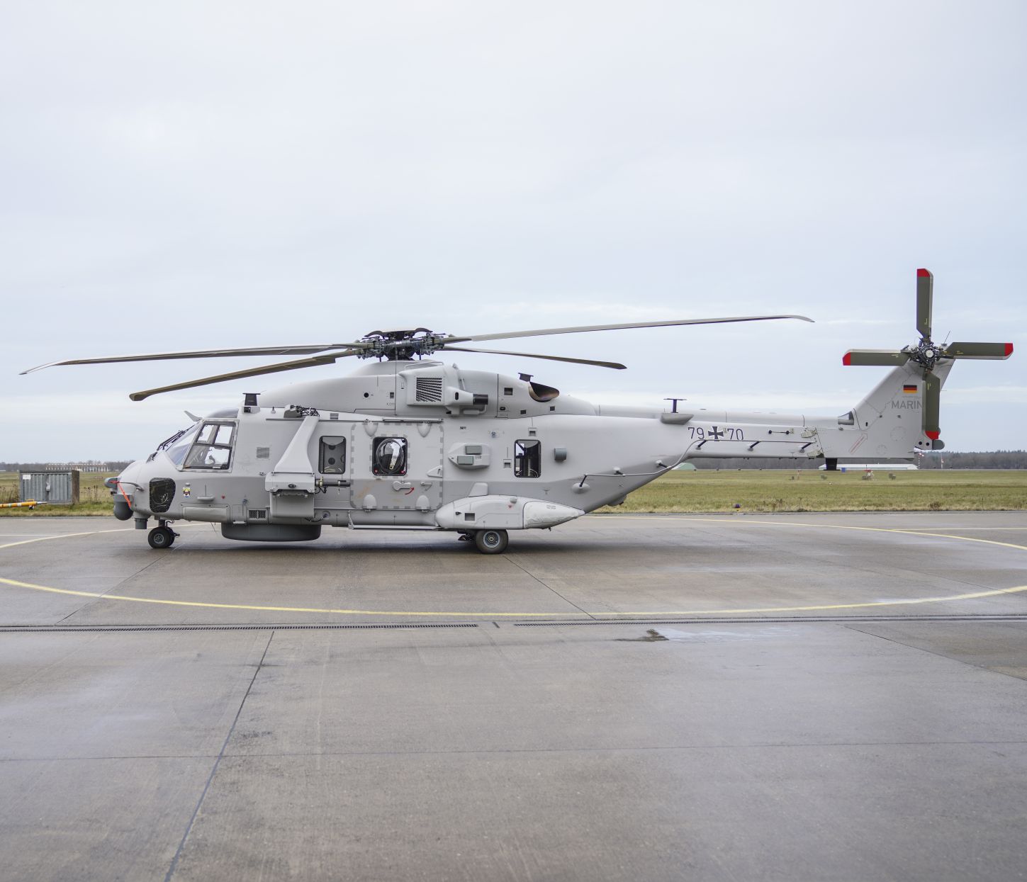 Ein neuer Hubschrauber vom Typ NH90 Sea Tiger.