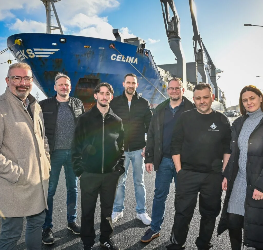 Im Fischereihafen arbeiten sie zusammen (von links): Ertan Yildirim (G&W), Martin Machner (Turner), Kiano Santos Casanova (G&W), Jan-Henrik Fiedler, Kai Andree (Turner), Alexander Hall (Hall) und Alena Genschel (Hall).