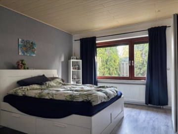 Mehrgenerationen-Haus – Split-Level in Schiffdorf - Schlafzimmer EG (43895)