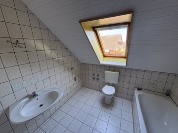 Mehrgenerationen-Haus – Split-Level in Schiffdorf - Badezimmer DG Ansicht 2 (43907)