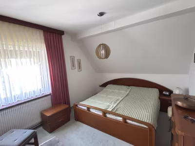 Omas Häuschen in beliebter Lage - Schlafzimmer OG (84845)