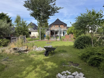 Kernsanierte Immobilie mit Garten - Garten (72701)