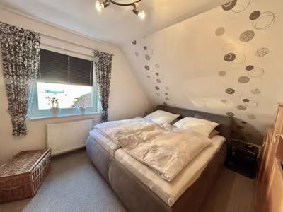 Gepflegtes Eigenheim mit Wohlfühlfaktor - Schlafzimmer (81275)