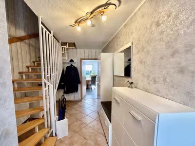 Gepflegtes Eigenheim mit Wohlfühlfaktor - Eingangsbereich (81265)