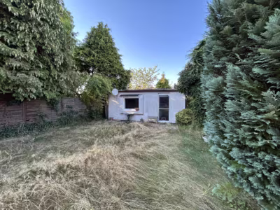 Vermietetes ZFH mit Mini-Bungalow im Garten - Bungalow im Garten (81170)