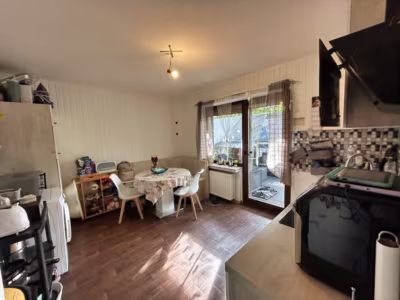 Vermietetes ZFH mit Mini-Bungalow im Garten - Küche EG (81172)