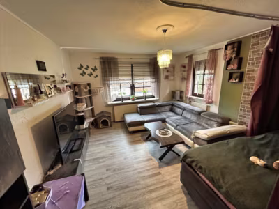 Vermietetes ZFH mit Mini-Bungalow im Garten - Wohnzimmer EG (81174)