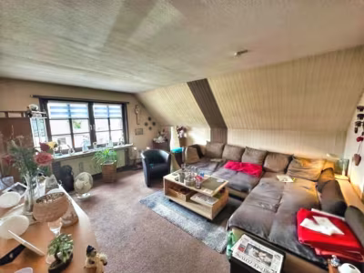 Vermietetes ZFH mit Mini-Bungalow im Garten - Wohnzimmer OG (81182)