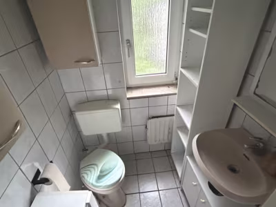 Vermietetes ZFH mit Mini-Bungalow im Garten - Bad Bungalow (81194)