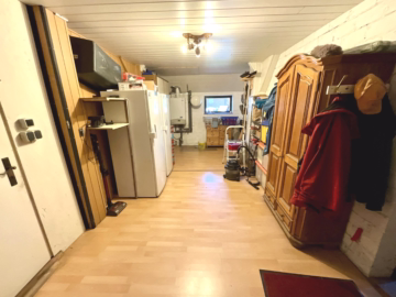 Großzügiges Einfamilienhaus mit großem Grundstück - Hauswirtschaftsraum EG (43099)