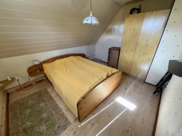 Großzügiges Einfamilienhaus mit großem Grundstück - Gästezimmer DG (43096)