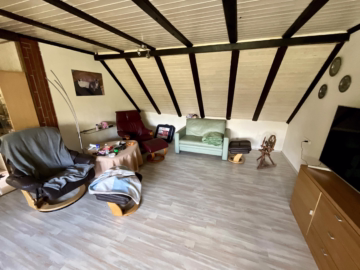 Großzügiges Einfamilienhaus mit großem Grundstück - Wohnzimmer DG I (43091)