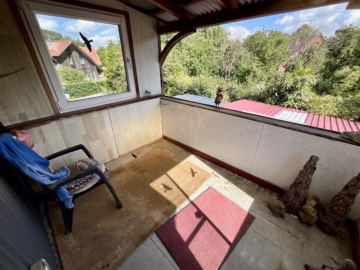 Großzügiges Einfamilienhaus mit großem Grundstück - Balkon DG (43102)