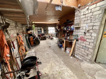 Großzügiges Einfamilienhaus mit großem Grundstück - Garage (43086)