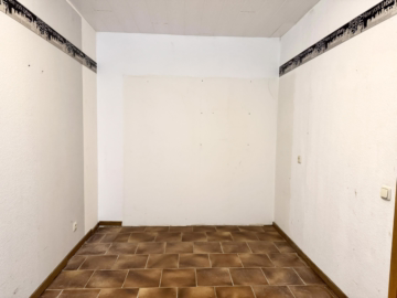 Gepflegtes Fertighaus mit Ferienwohnung - Zimmerbeispiel (36211)