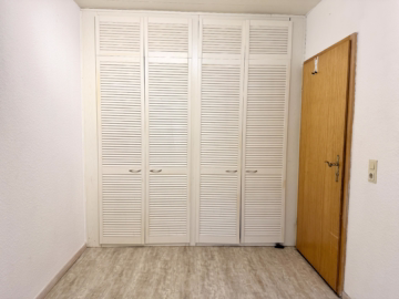 Gepflegtes Fertighaus mit Ferienwohnung - Zimmerbeispiel (36215)