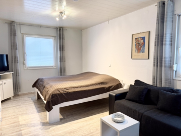 Gepflegtes Fertighaus mit Ferienwohnung - Schlafzimmer EG (36197)