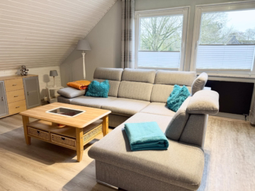 Gepflegtes Fertighaus mit Ferienwohnung - Zimmer Ferienwohnung DG (36218)