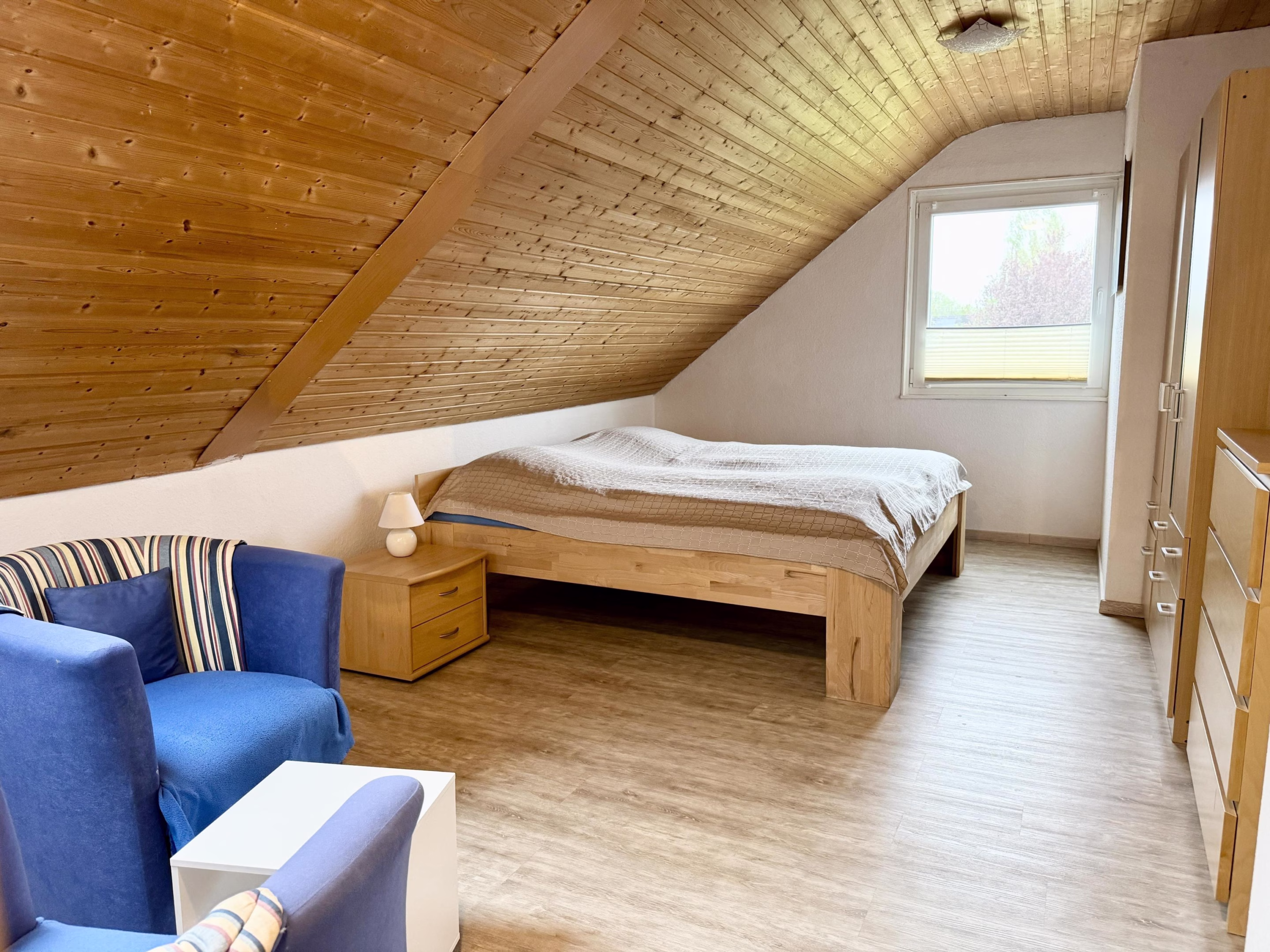 Zimmer Ferienwohnung DG