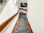 Treppe - Gepflegtes Fertighaus mit Ferienwohnung
