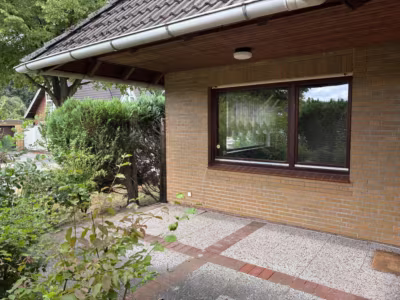 Winkelbungalow im Fehrmoor mit 6 Zimmern & Keller - Terrasse (79701)