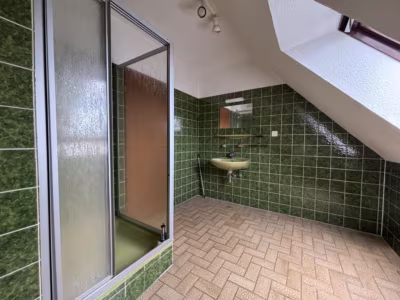 Winkelbungalow im Fehrmoor mit 6 Zimmern & Keller - Badezimmer DG Ansicht 2 (79717)