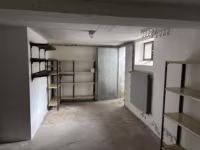 Werkstatt Aufgang zur Garage