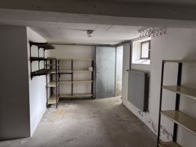 Winkelbungalow im Fehrmoor mit 6 Zimmern & Keller - Werkstatt Aufgang zur Garage (79721)