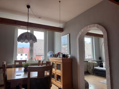 Altbau im Herzen Geestemündes – 4-Zimmer-ETW- 3.OG - Esszimmer Blick ins WZ (88788)