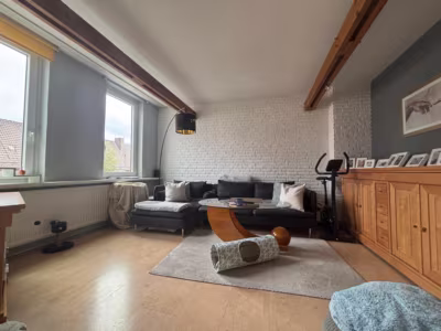 Altbau im Herzen Geestemündes – 4-Zimmer-ETW- 3.OG - Wohnzimmer (88791)