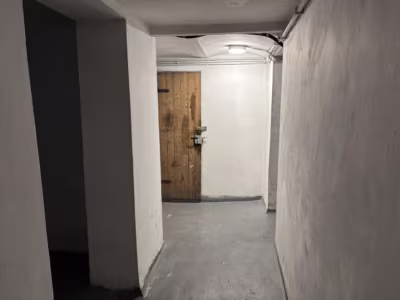 Altbau im Herzen Geestemündes – 4-Zimmer-ETW- 3.OG - Kellerflur (88800)