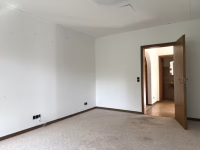 Großzügiges EFH in beliebter Lage - EG Zimmer 1 (92107)