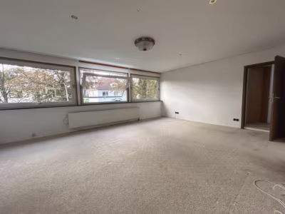Großzügiges EFH in beliebter Lage - DG Zimmer 1 (92121)