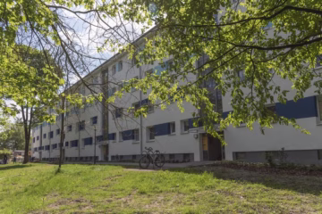 Wohnung mit Sonderkonditionen für Renovierungswütige! - Gesamtansicht (76872)