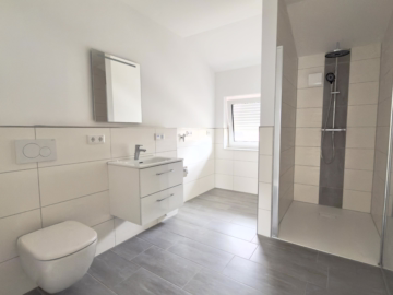 Erstbezug! Eigentumswohnung in beliebter Lage - Badezimmer (61585)