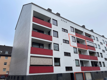 2.OG, 2 Zimmer, 2 Loggien, Hausgarage und Mansarde - Rückansicht (43242)