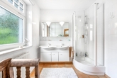 Badezimmer - Exklusive Villa in Parknähe