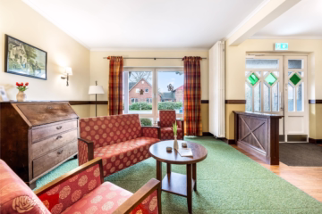 Feiern, Genießen, Wohnen: Gastronomie m. 5 Wohng. - Foyer (42673)