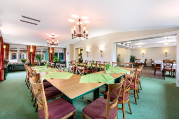 Feiern, Genießen, Wohnen: Gastronomie m. 5 Wohng. - Wintergarten (42683)