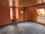 Schlafzimmer 1 OG - Wohnhaus mit Gewerbefläche für Beruf oder Hobby