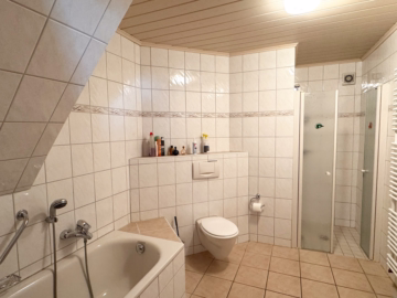 Landwirtschaftlicher Betrieb in Hollnseth - Badezimmer EG (35576)