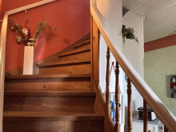 Idyllisches Einfamilienhaus - Treppe (69718)